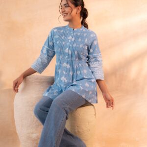 Sky bloom top